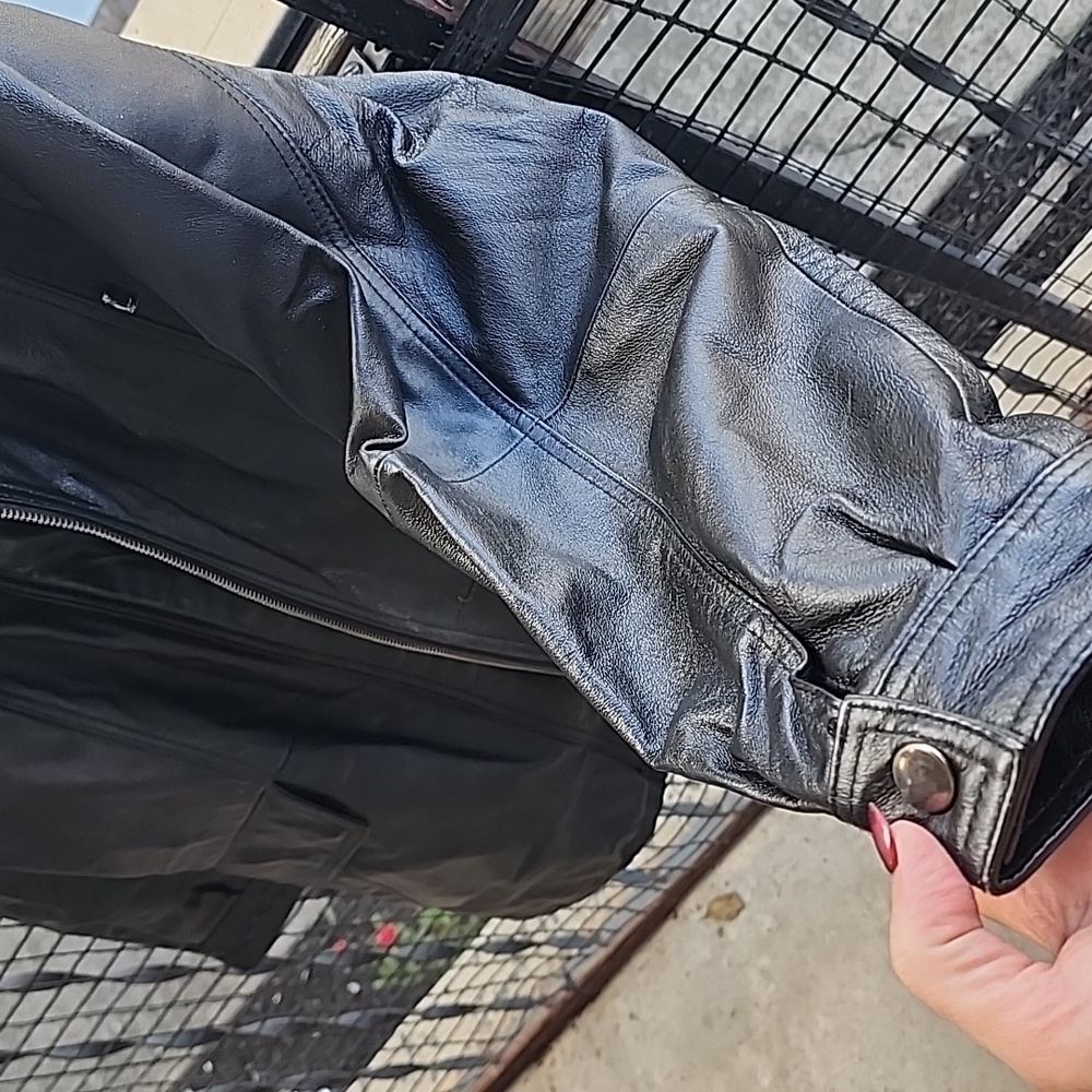 SONOMA WOMENS-  Black Leather Jacket. Size SMALL. - Picture 8 of 15
